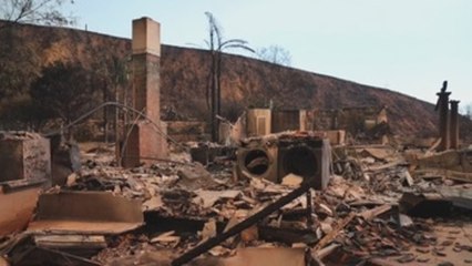 Bomberos contienen 25 por ciento del incendio más grave del sur de California