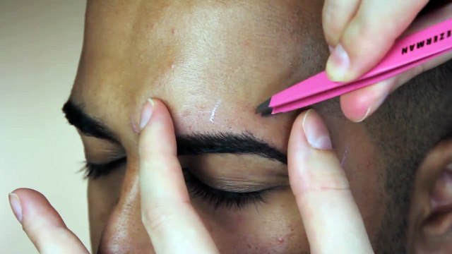 WAXING MY BOYFRIEND'S EYEBROWS! BUSHY TO FLEEKY-dNpTv_7Mj5E