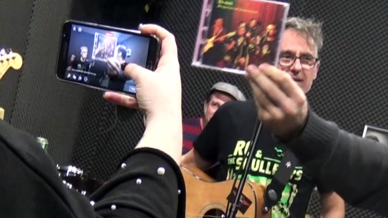 Juanma Despiadado Los D56 Spanish Rockabilly Te He Prometido homenaje a Leo Dan