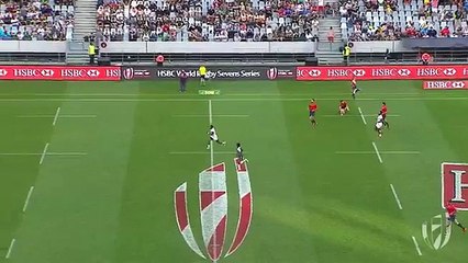 Carlin Isles fait tomber le ballon sur la route de l'essai