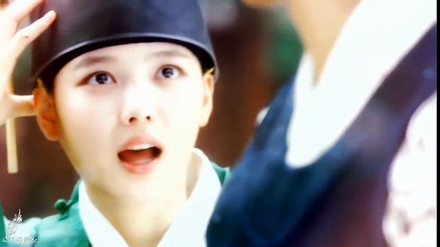 Cùng là ‘nam châm hút fan’ nhưng 2 chàng hoàng tử ‘Siêu trăng’ lại khác nhau vô cùng