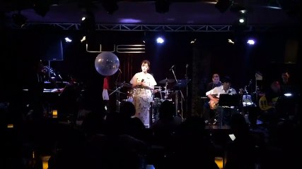 BÍCH PHƯƠNG NGỌT NGÀO HÁT LIVE "GỬI ANH XA NHỚ"