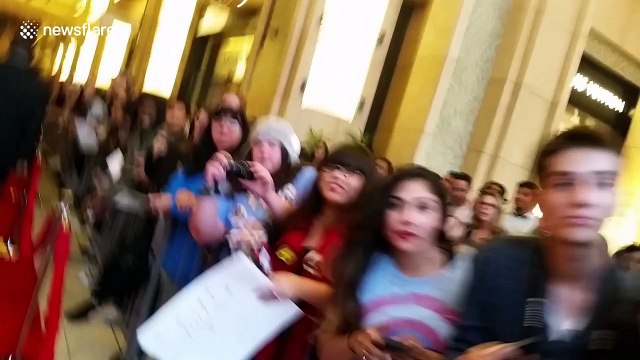 YouTubers pretend to be actors at Marvel's The Avengers' red carpet premiere