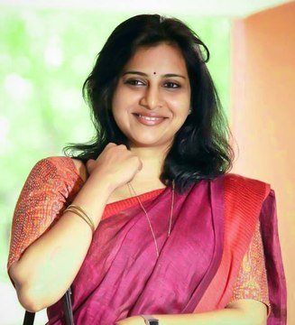 2017ല്‍ മലയാളം കണ്ട താരസുന്ദരിമാർ | filmibeat Malayalam