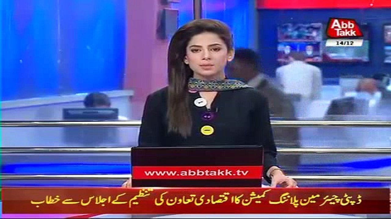 Karachi- Traffic Police Challans Motorcyclist for Not Fastening Seat Belt