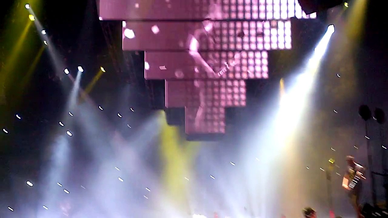 Muse - Supermassive Black Hole, Palacio de los Deportes, Mexico City, Mexico  10/20/2013