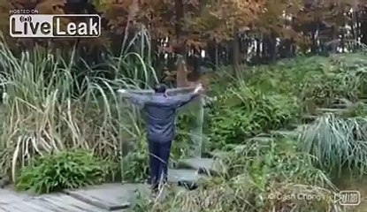 Chinese man creates a sheet that can make you disappear