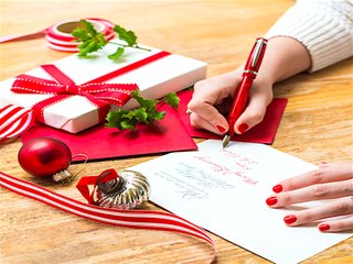 How to Give Thanks with Tips Around the Holidays