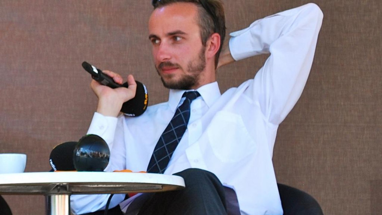 Schmähgedicht-Affäre: Schlägertrupp auf Böhmermann angesetzt