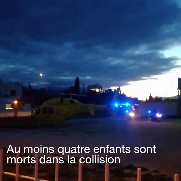 Un TER percute un bus scolaire dans les Pyrénée...