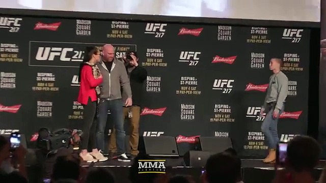 UFC 217: Joanna Jedrzejczyk vs. Rose Namajunas Staredown - MMA Fighting