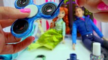 DIY Nail Polish Painted Queen Elsa, Prince Hans Frozen Fidget Spinners - Do It Yourself Craft Video-yyo6FgSn5oM