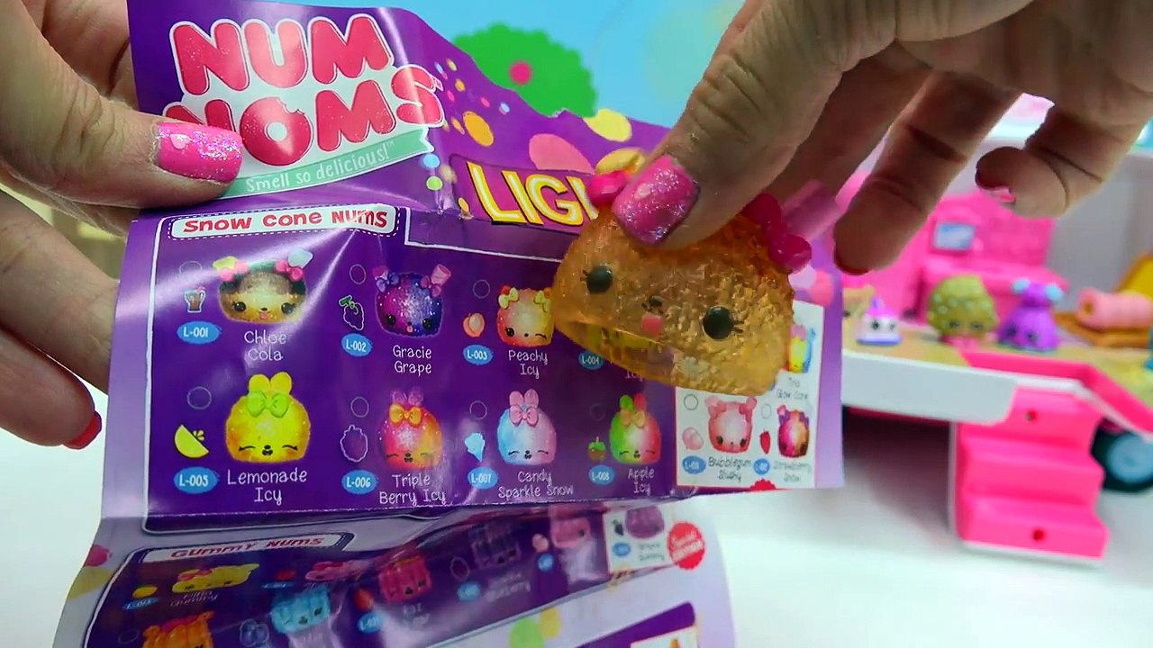 Color Changing Light Up Giant Shopkins   Season 7   Num Noms Surprise Blind Bags-0Px7I7OsTuM