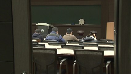 "술자리에 여자 없으면 칙칙" 연세대 교수 성희롱 논란 / YTN