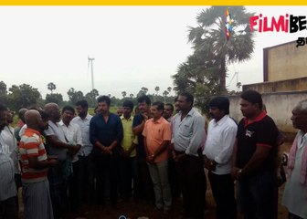 தீரன் பெரிய பாண்டியனின் வீட்டிற்கு நேரில் சென்று ஆறுதல் கூறிய கார்த்தி- வீடியோ