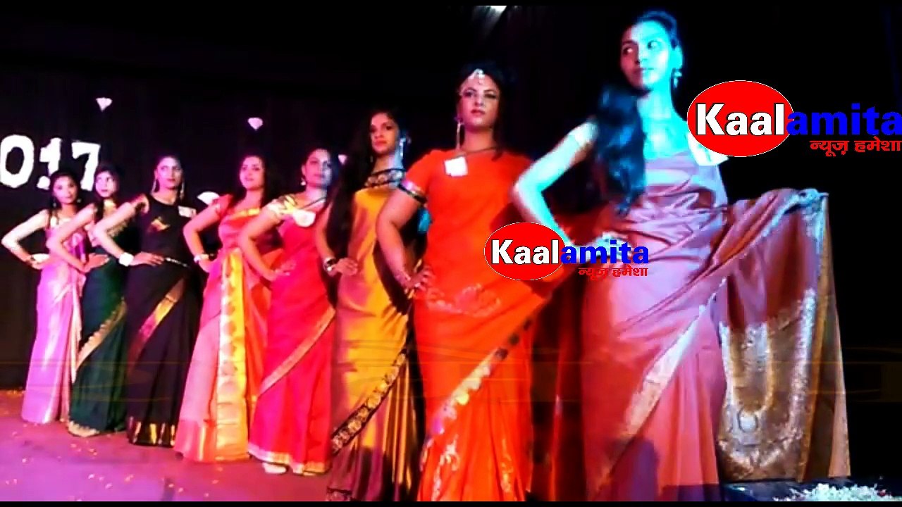 क्रिसमस पर्व: यहां बिखर रहे हैं हुस्न के रंग, फैशन शो क्रिसमस पर्व: यहां बिखर रहे हैं हुस्न के रंग, फैशन शो Christmas