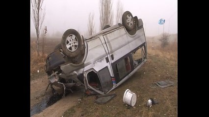Elazığ'da minibüs şarampole yuvarlandı: 3 yaralı
