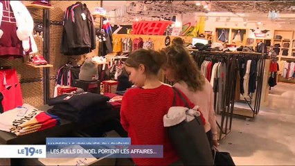 Mode : Les magasins se font dévaliser leurs pulls moches de Noël ! Regardez