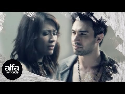 Tata Janeeta - Penipu Hati [Official Music Video]