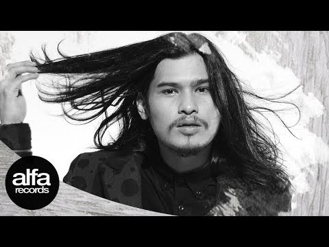 Virzha - Jangan Simpan Rindu [Official Video Lirik]