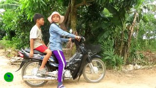 Wow!! Brave Little Sister And Brother Catch Very Big Snake on The Road While Going Market (Part 4)