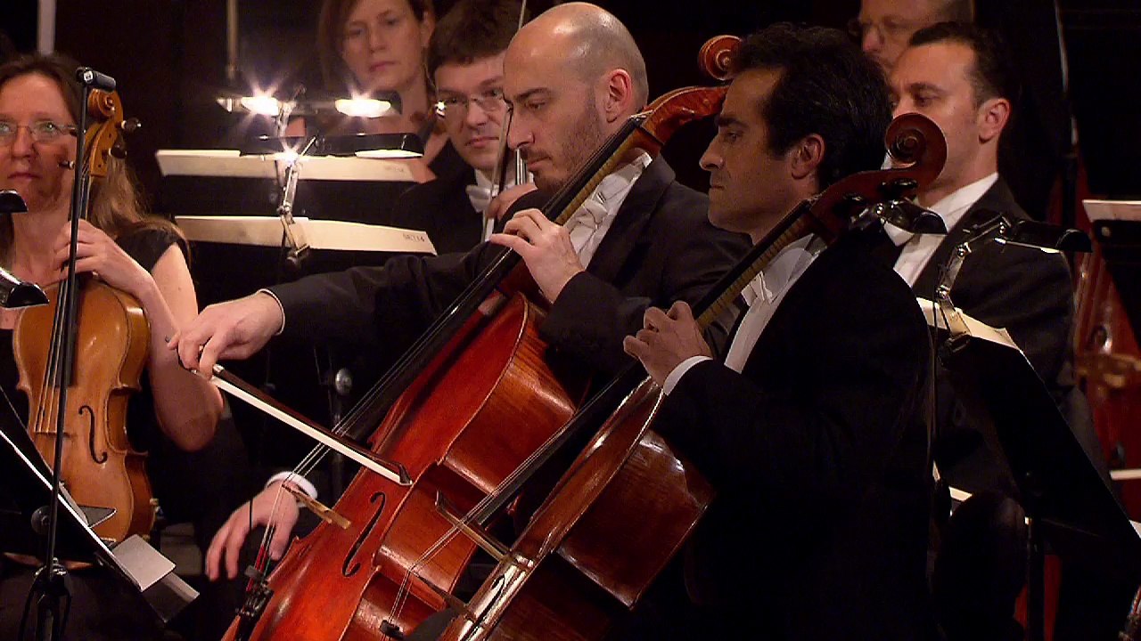 Witold Lutos?awski : "Musique funèbre à la mémoire de Béla Bartók", sous la direction de Daniele Gatti