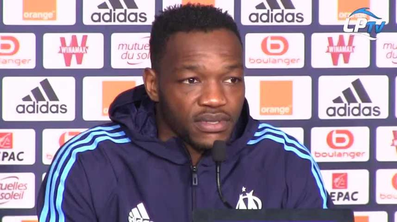 Mandanda lance le match Thauvin-Fékir