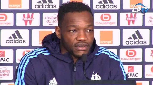 Mandanda lance le match Thauvin-Fékir