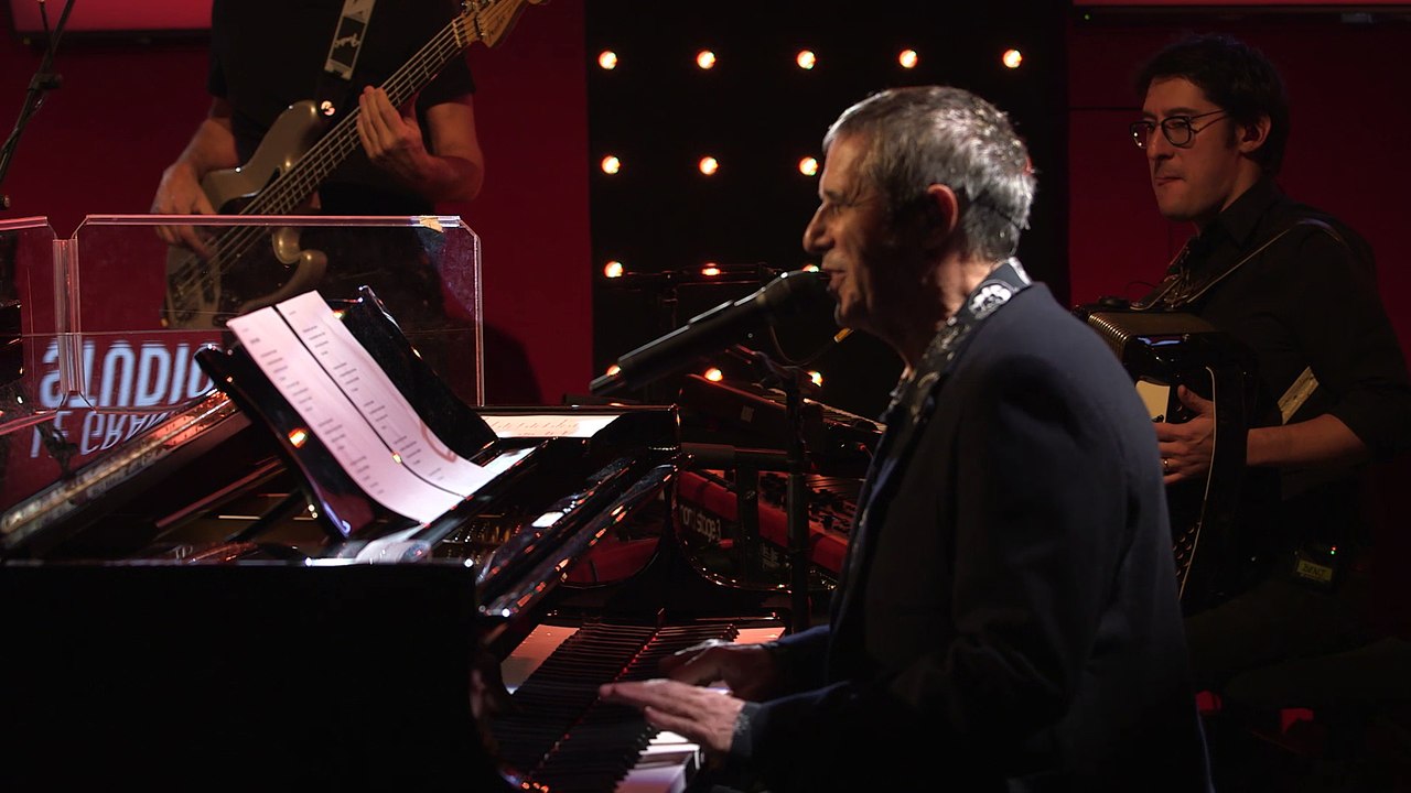 Julien Clerc - Sous mon arbre (LIVE) - Le Grand Studio RTL