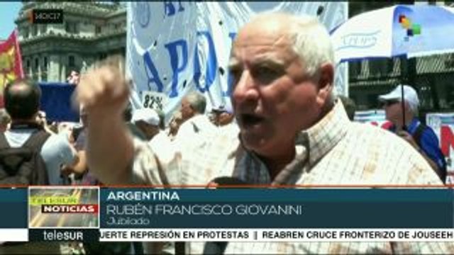 Gendarmería reprime violentamente a manifestantes argentinos