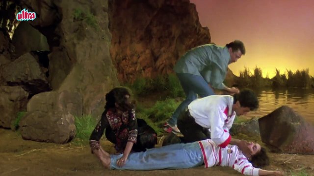 Vivek Mushran gets Pooja Bhatt back to Life - Hot Kissing Scene - Prem Deewane