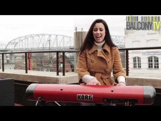 MARIE HINES - HAMMER (BalconyTV)