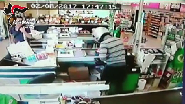 Puglia: rapinano sei attività in un giorno solo. Arrestati due ragazzi