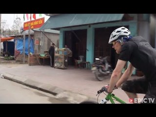 Craig's Chicken Legs Give Out So He Eats Chicken Feet | One Speed, One Heart, Ep. 3