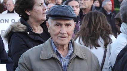 Yunanistan'da emekliler de meydanları doldurdu