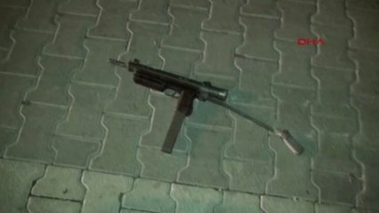 Adana - Polisi Görünce Silahı Atıp, Kaçtılar