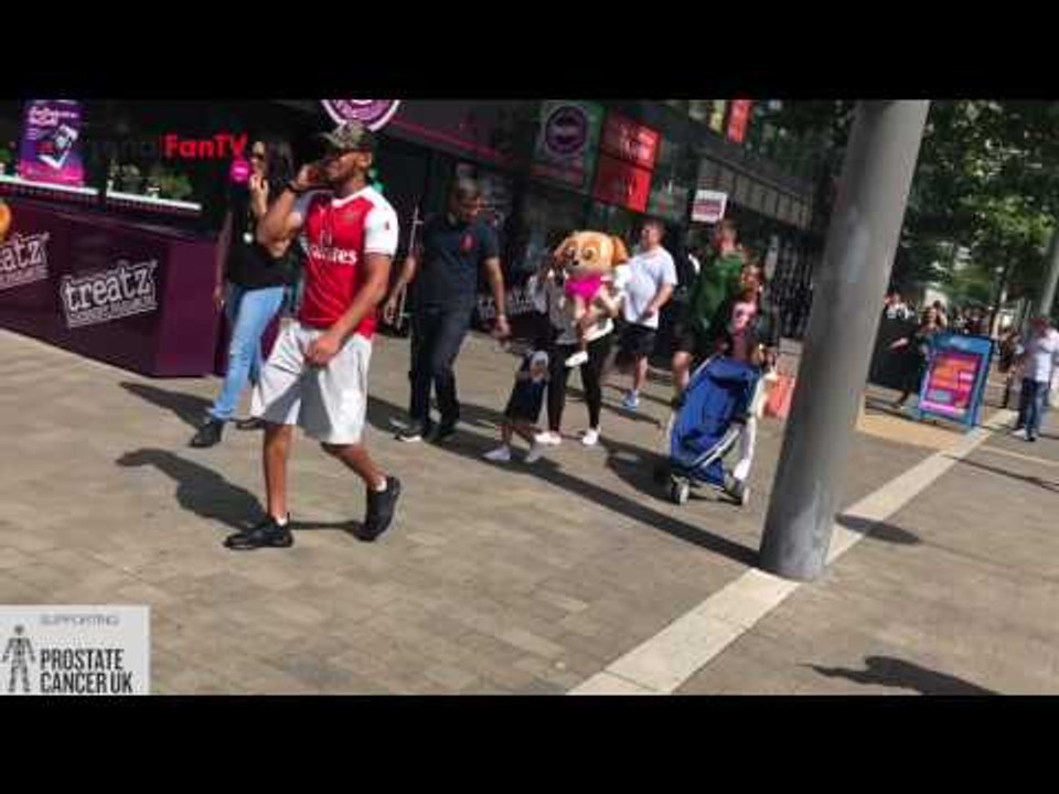 The Bravest Fan At Wembley!!! | Arsenal v Chelsea