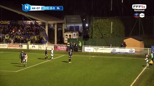 But de DOUCOURE!!! Il se joue de son défenseur d'un sombrero et frappe du droit, 2-0 pour Chambly!