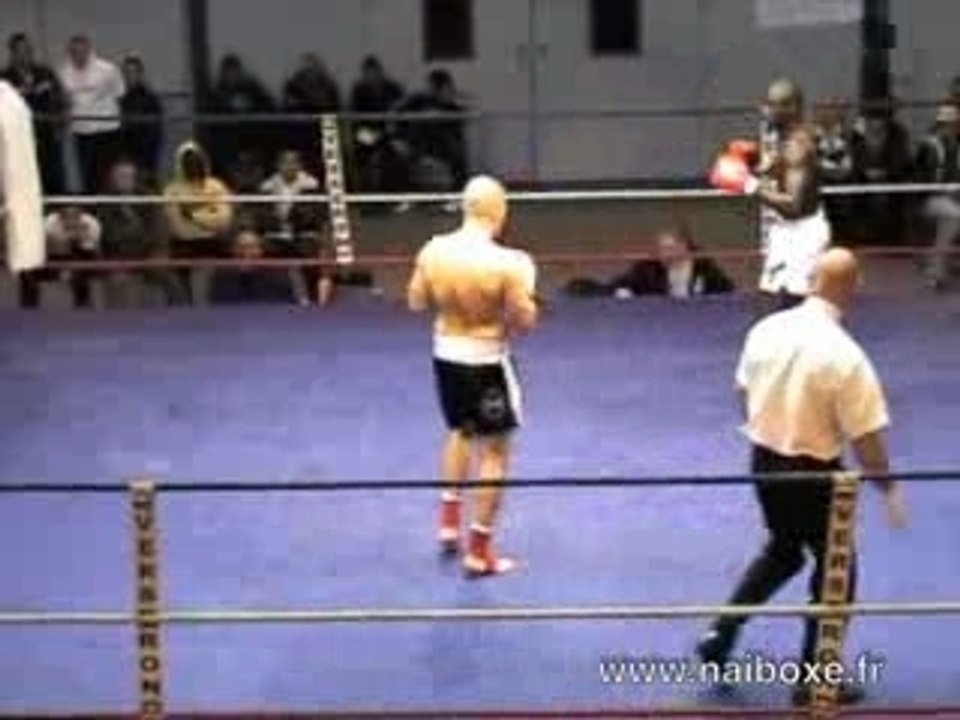 Sidy championnat de France kick boxing classe B le17/11/07