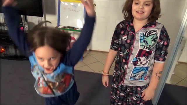 Despacito Bad Bababy Victoria Dance Vs Ranz and Niana DESPACITO DANCE Toy Freaks