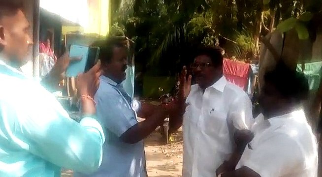 இரட்டை இலை தரப்பில் பணம் கொடுத்தவர்களை மடக்கி பிடித்த மக்கள்-வீடியோ