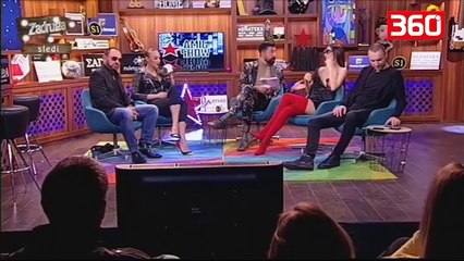 Çmendet publiku/ E ftuara del në TV me gjoksin jashtë (360video)