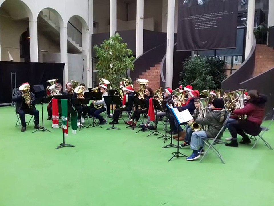 Concert Christmas tuba, à Mâcon