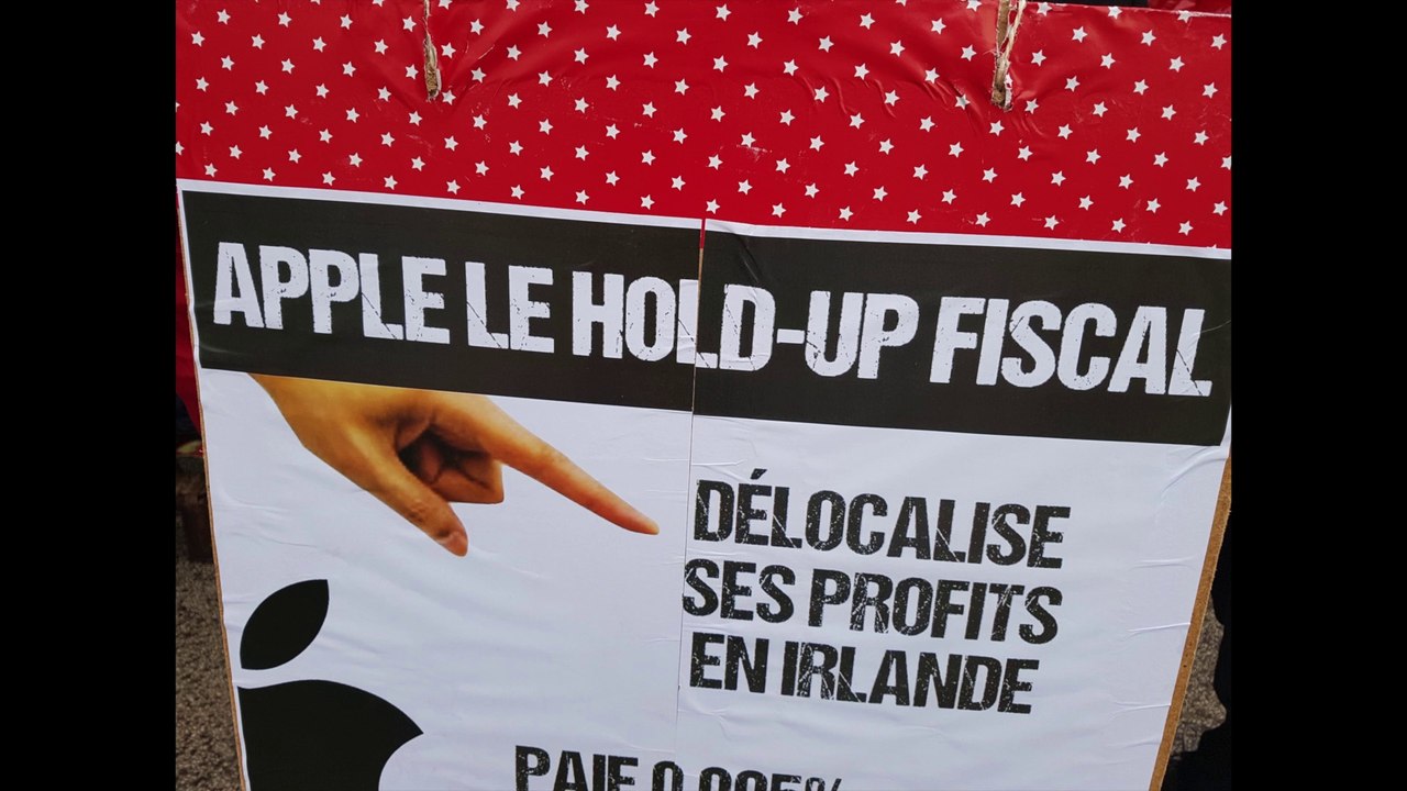 "Apple paye tes impôts" la nouvelle chorale du marché de noël de Chambéry