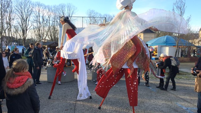 « Lady Noël et Les Chaussettes Rouges » au marché de Noël