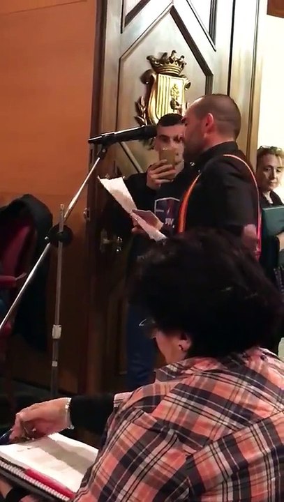 José Casado de 'Mataró es queda a Espanya', ayer en el pleno de Mataró exigiendo respeto