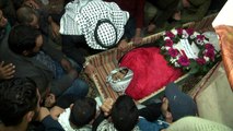 Palestinos enterram os mortos dos confrontos de sexta-feira