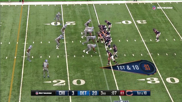 Jordan Howard zooms past defenders for 16-yard gain in red zone