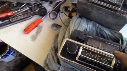 LIMPEZA NOS BALANCINS E INSTALACAO DO RADIO DE EPOCA