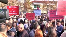 Arnavutluk'ta muhalefetten başsavcı protestosu - TİRAN